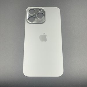 Nắp lưng iPhone 13 Pro vành nhỏ