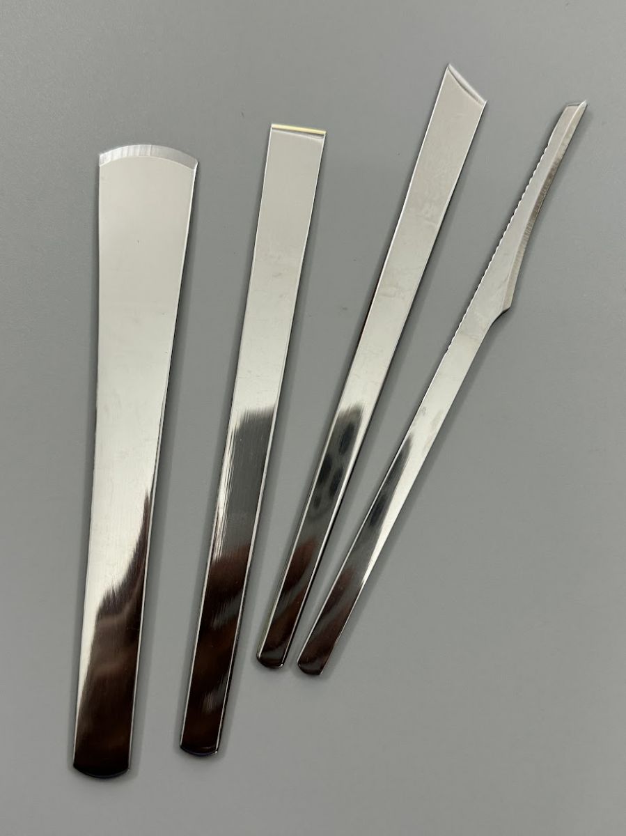 Bộ dụng cụ RUIQI giúp việc tháo lưng iPhone trở nên dễ dàng hơn.